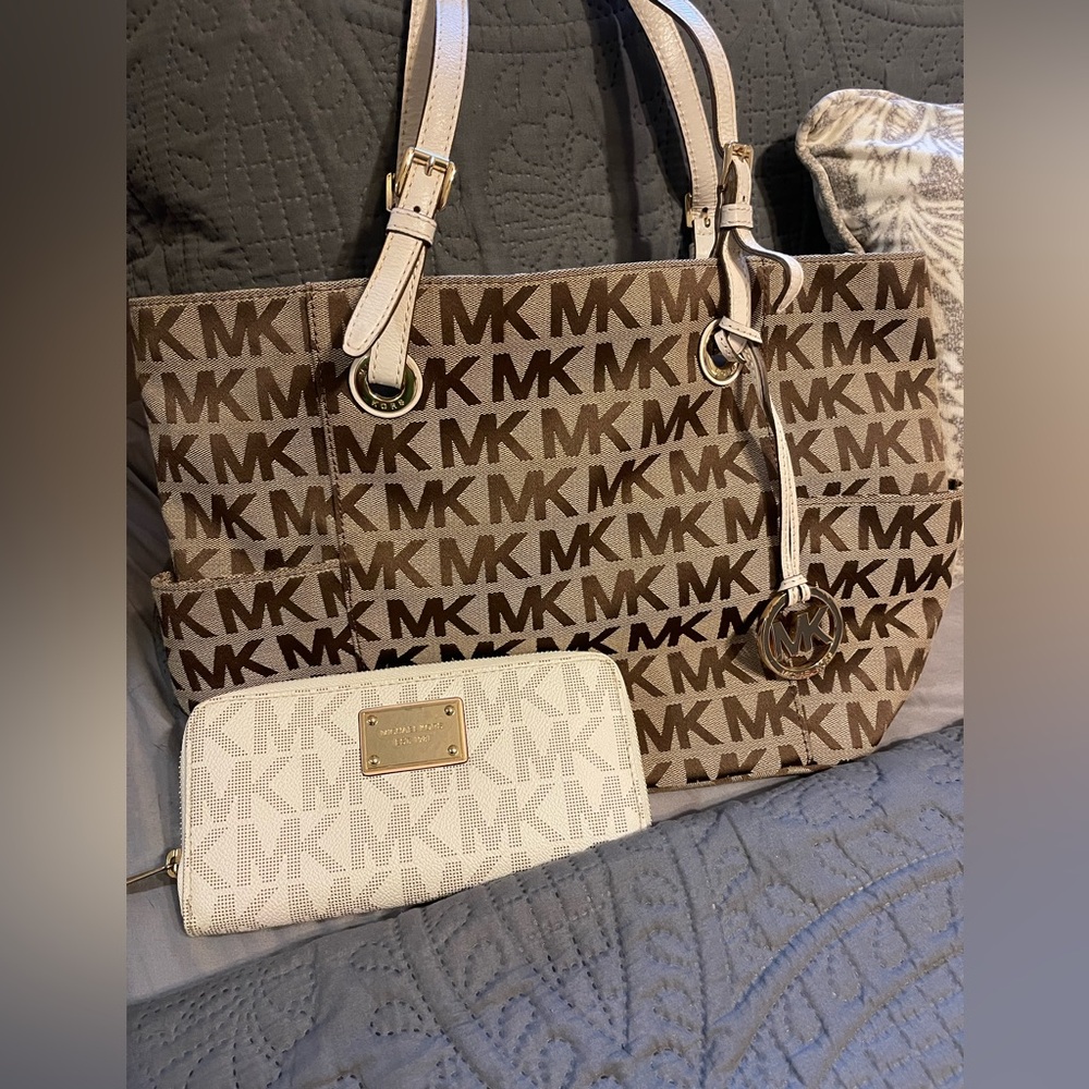 Michael Kors Tan and Cream Signature Tote